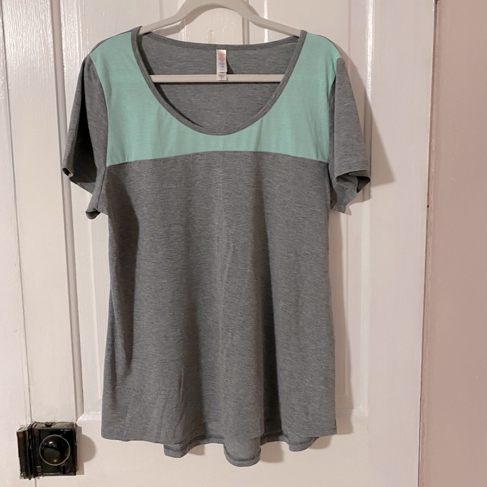 LulaRoe Classic T - Size XL